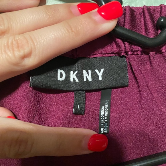 Magenta 3/4 sleeve top from DKNY - Picture 2 of 3